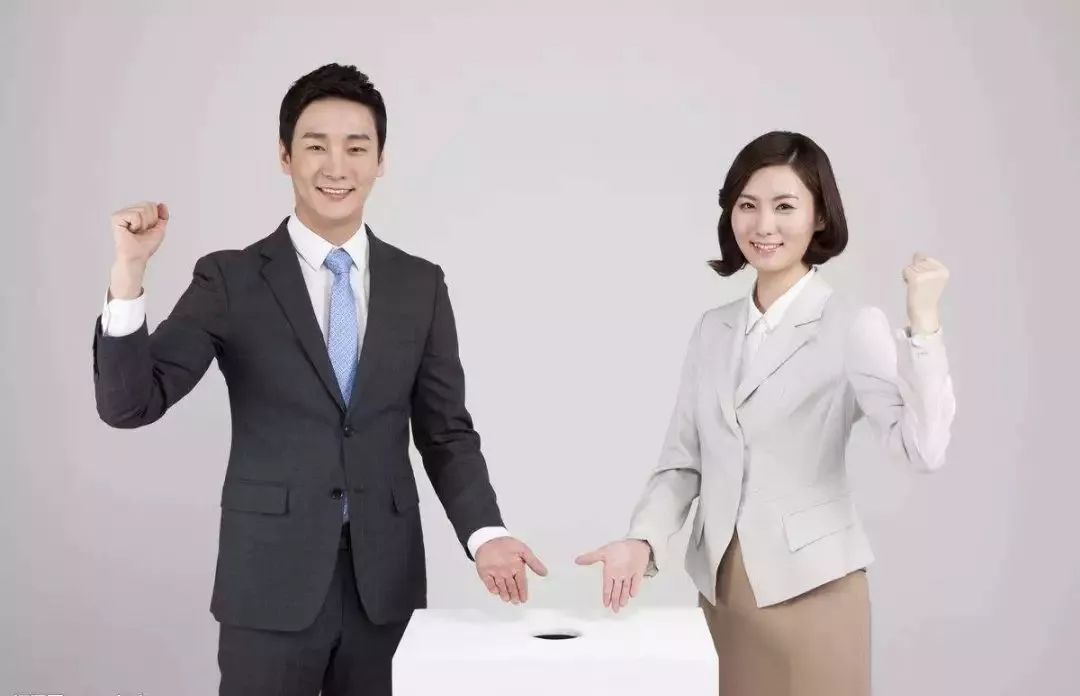 中國職業(yè)裝發(fā)展趨勢與建議